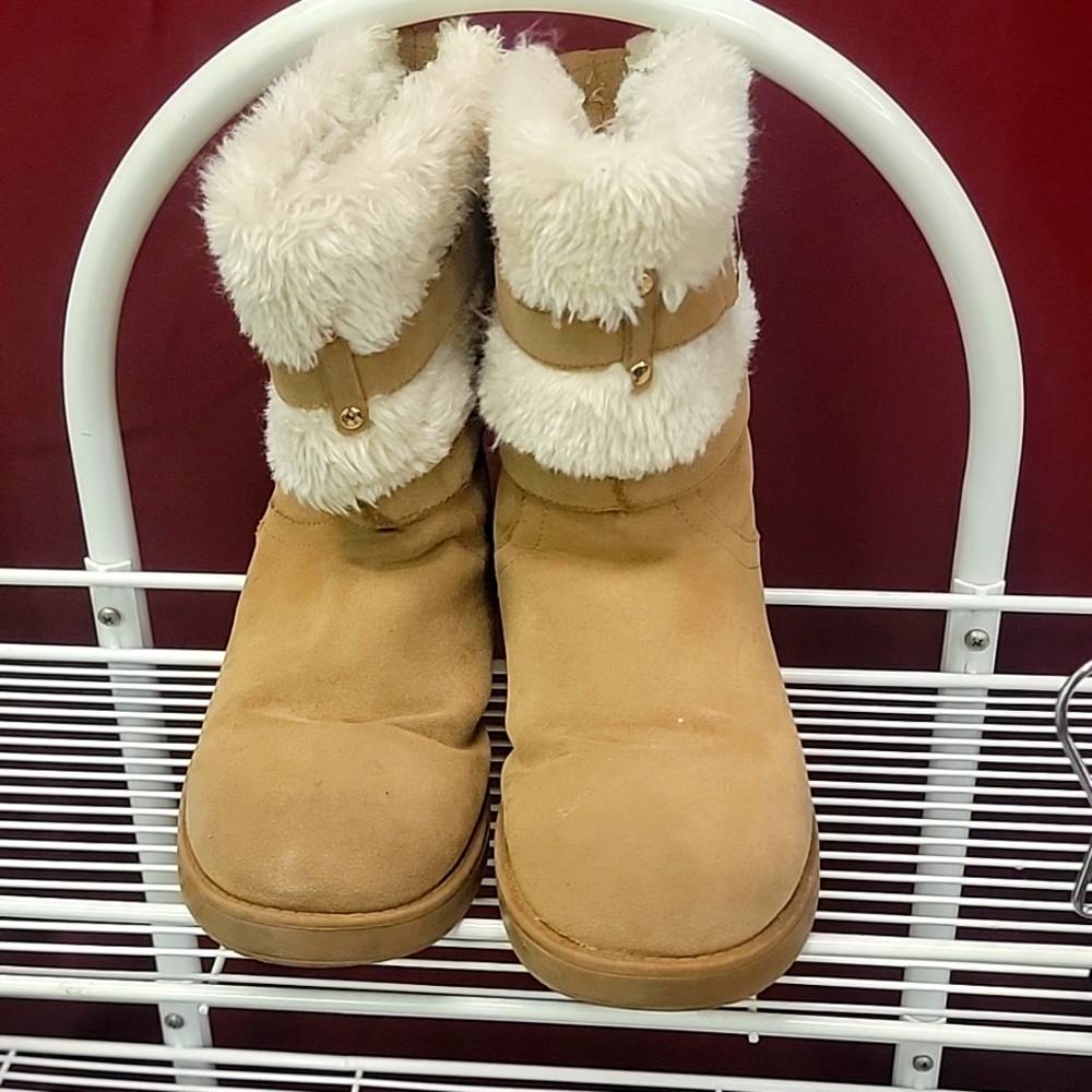 Winter boots size 6